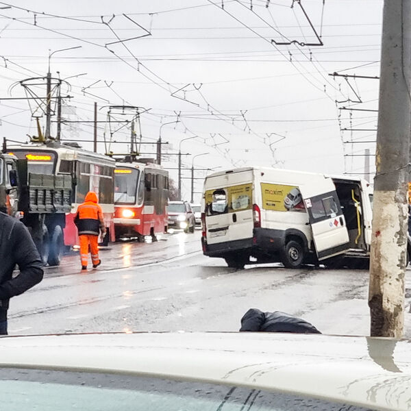 Рельсы горели, пути развалились. Четыре человека погибли и 21 пострадал в ДТП с трамваем в Туле