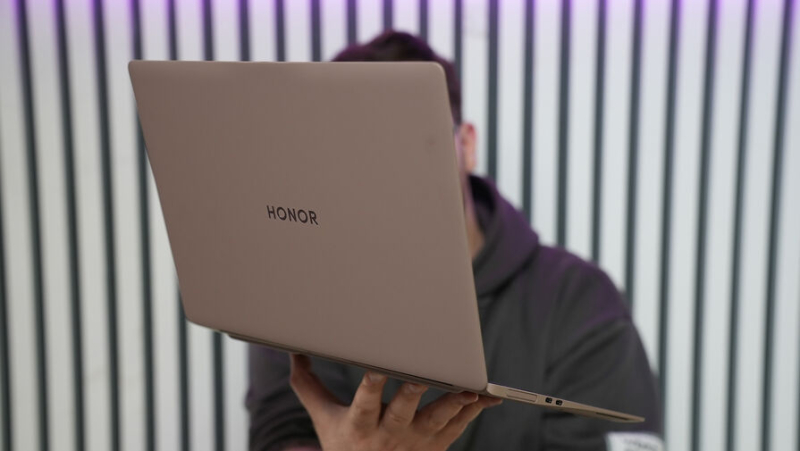 Тонкий, легкий, стильный и камера снимается. Тест ноутбука HONOR MagicBook Art 14