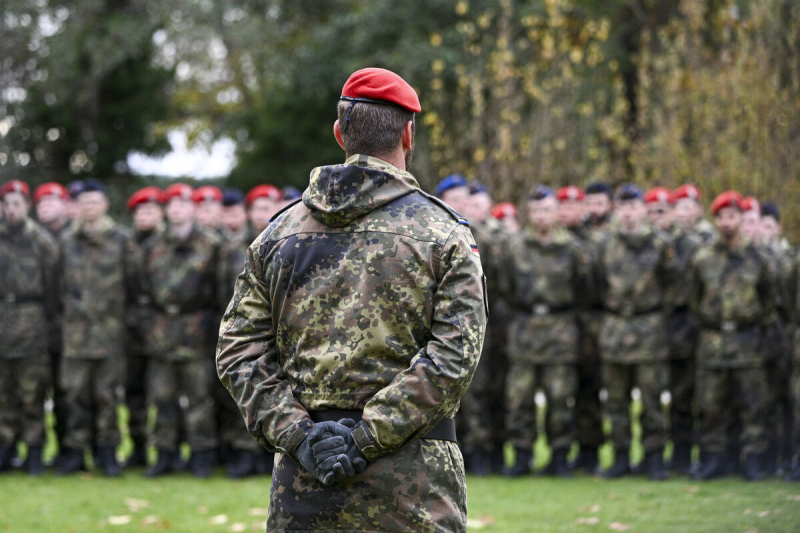 Добровольно-обязательная служба. В Германии будут призывать в армию по жребию