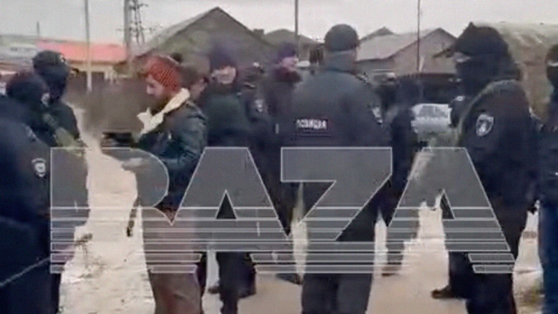 Искали уклонистов и должников: что известно о рейде в цыганском поселке под Тулой