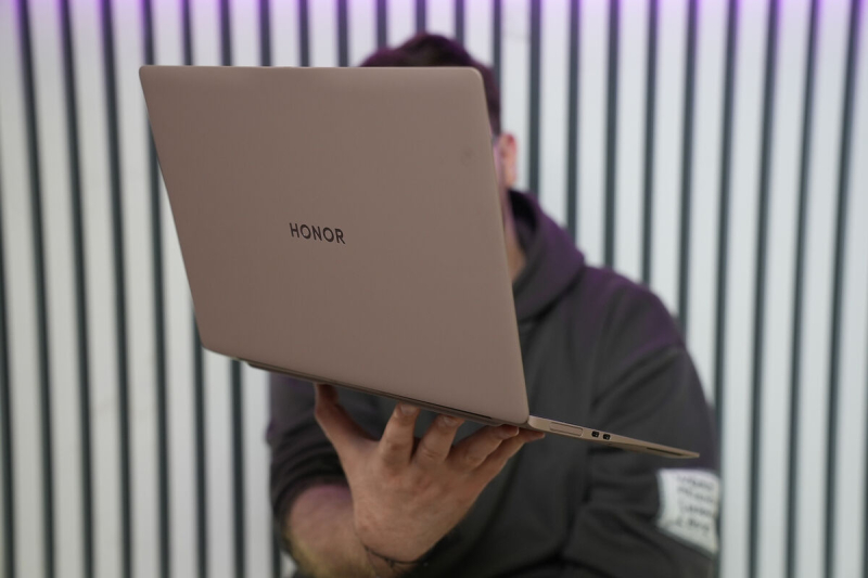 Тонкий, легкий, стильный и камера снимается. Тест ноутбука HONOR MagicBook Art 14