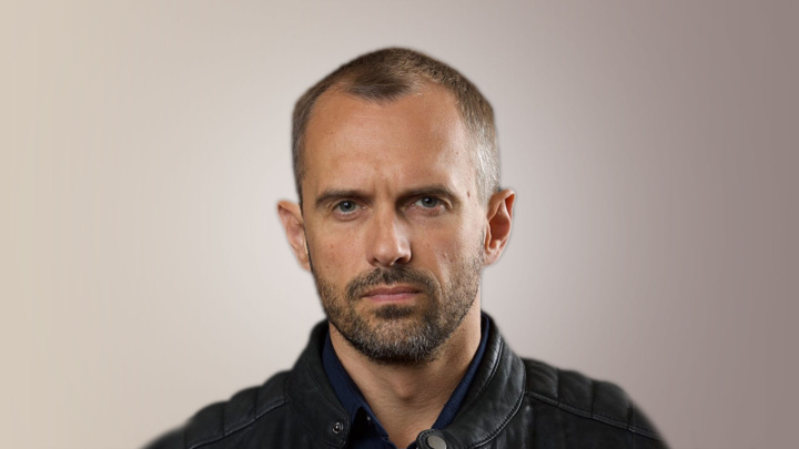 Звезда "Тайн следствия" Алексей Комашко впервые рассказал о семье и пути к славе - Новости на Вести.ru