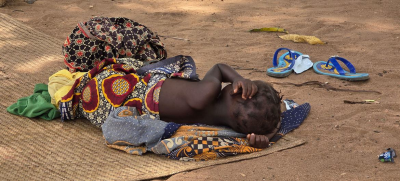 Мозамбик: новая волна насилия оставила десятки тысяч людей без крова